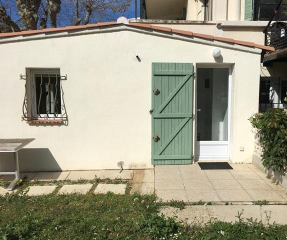 Un jardin dans la ville La Ciotat Extérieur photo